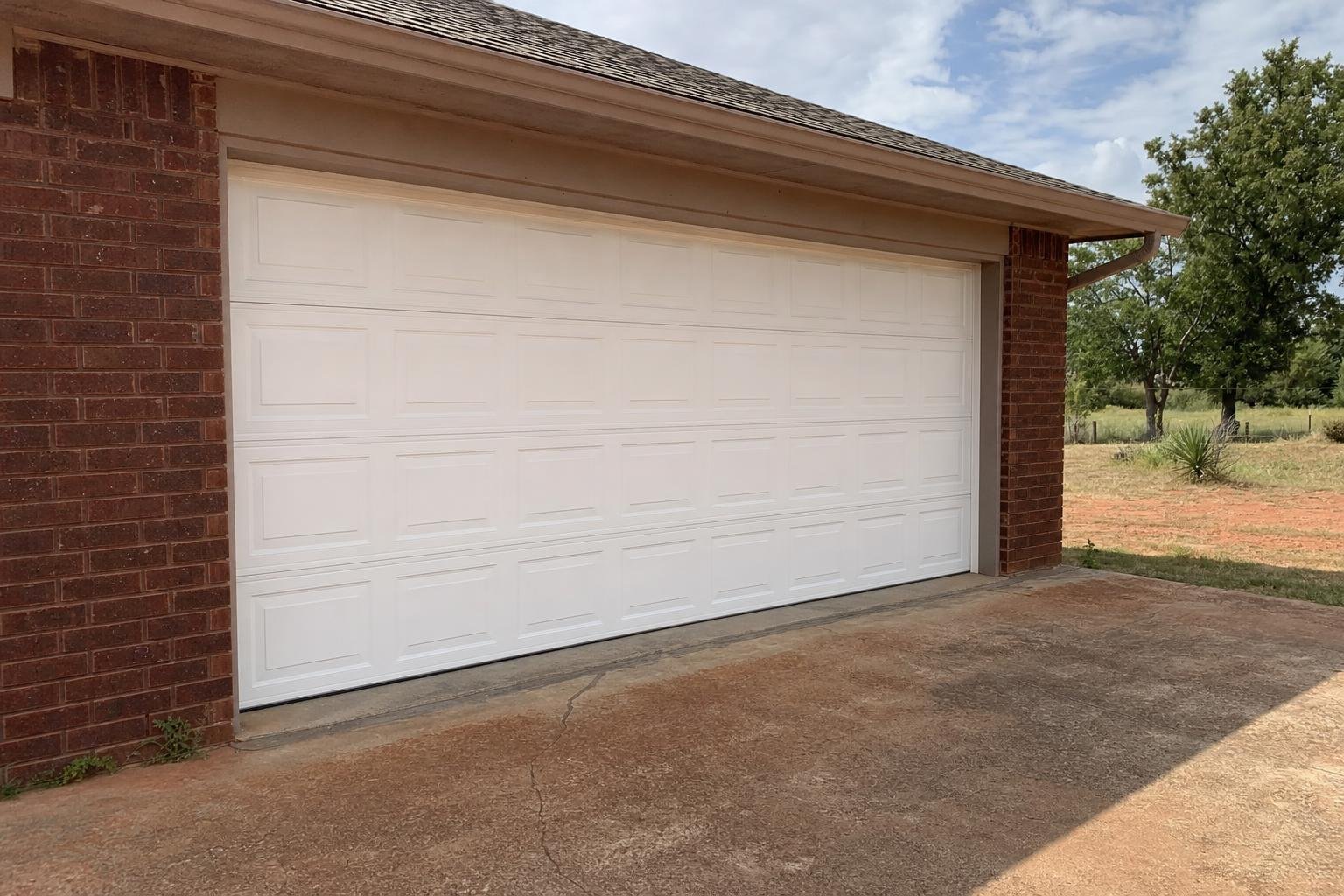 Illustrative image of garage door repair insurance work